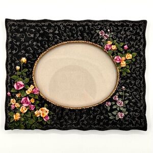 Flower Embellished Black Resin Photo / Picture Frame